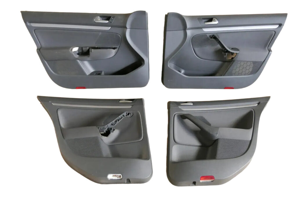 Volkswagen Jetta 1K Left / Right Door Panel Set