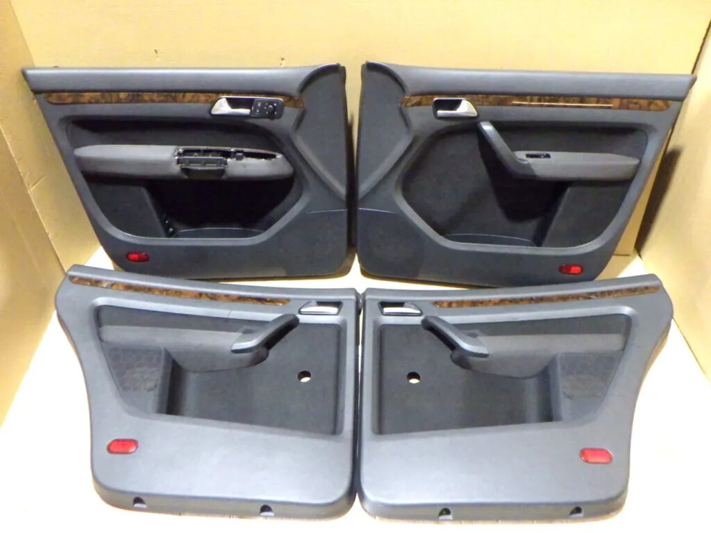 Volkswagen Touran Left / Right Door Panel Set