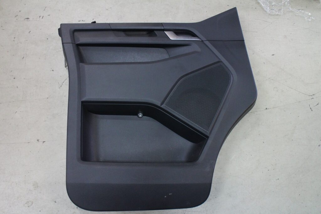 Volkswagen Transporter / Multivan T6 Front Left Door Panel