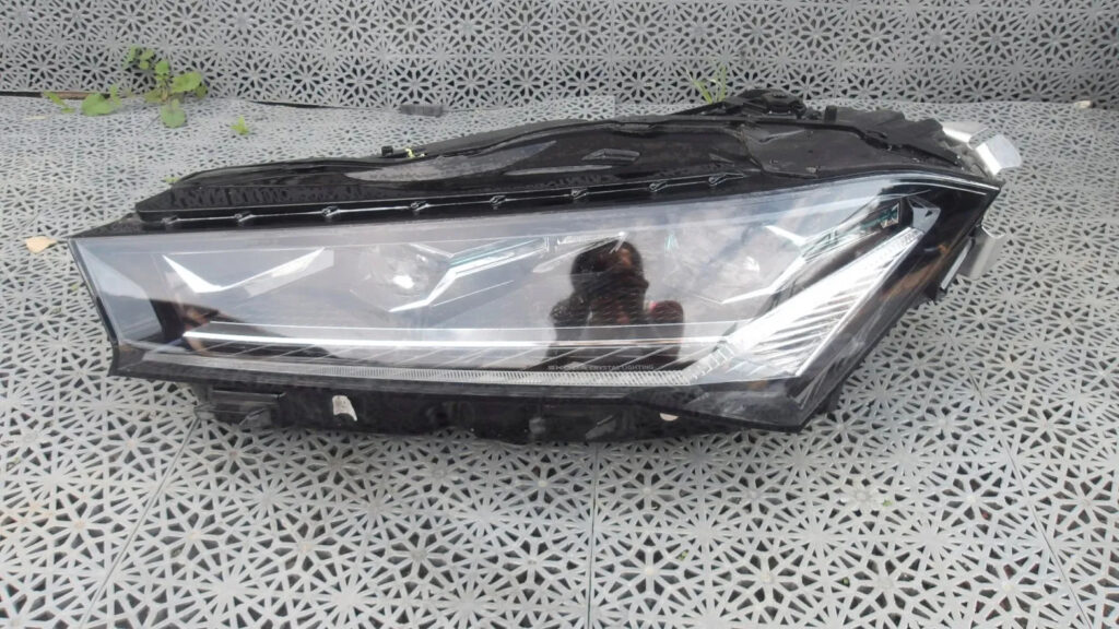 Skoda Superb Front Left LED Headlight OEM 3P1941015A