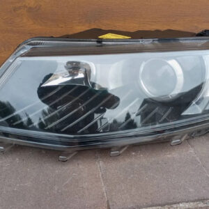 Skoda Octavia III Front Left Headlight OEM 5E1941015B