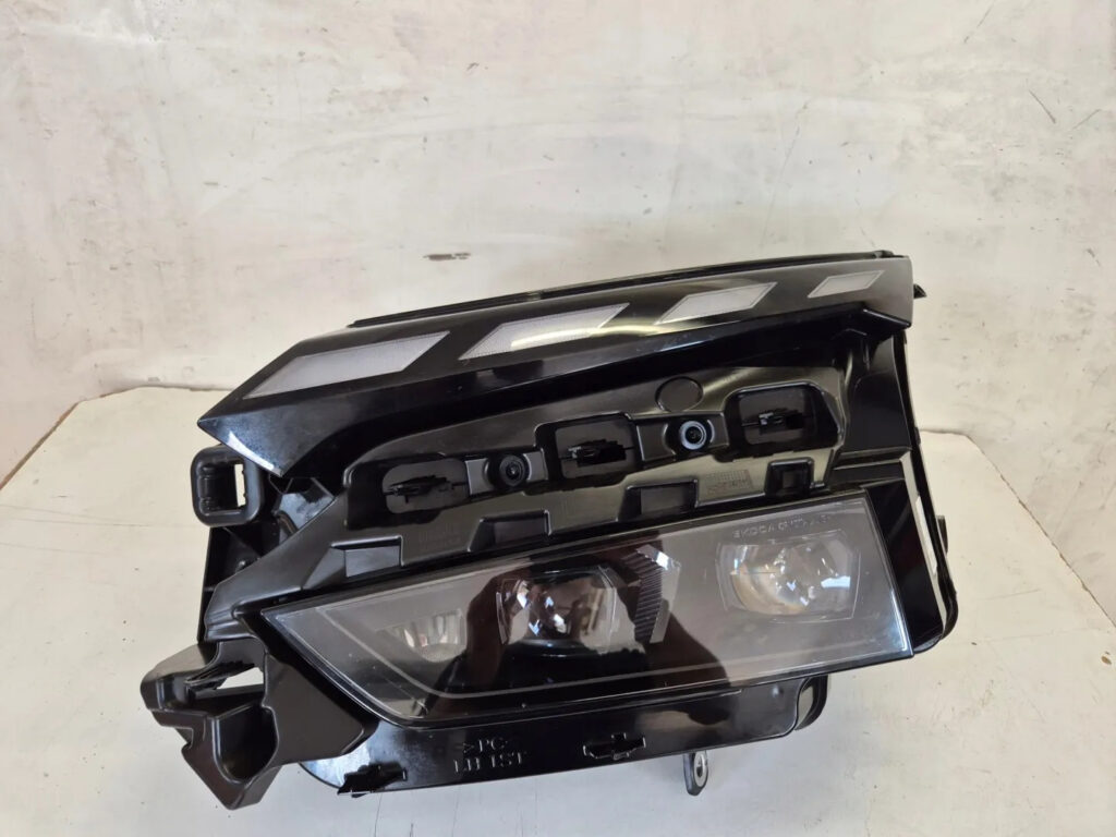 Skoda Front Left Headlight OEM 5LB941035A