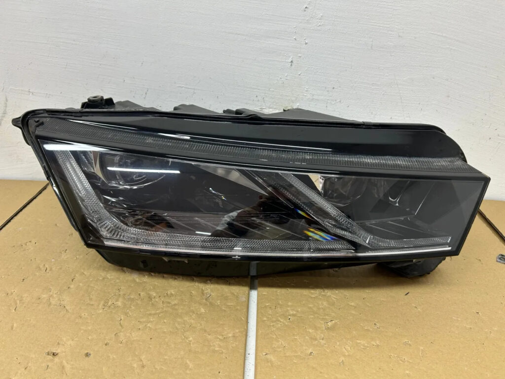 Skoda Octavia IV Front Right LED Headlight OEM 5E4941016