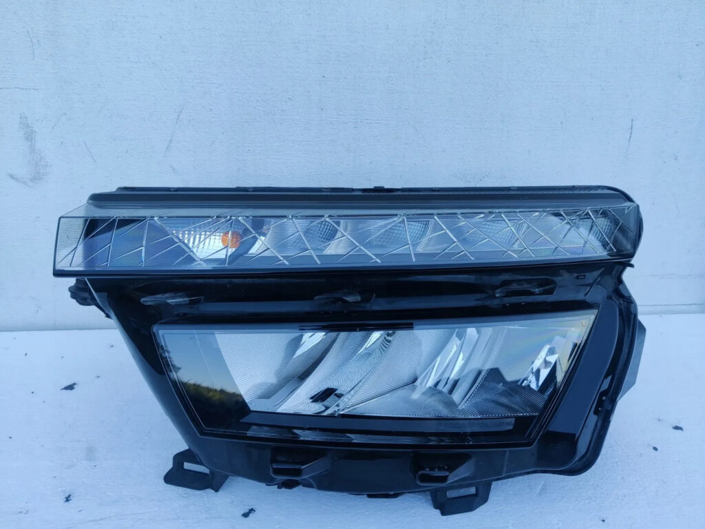 Skoda Kamiq Front Left LED Headlight OEM 658941015