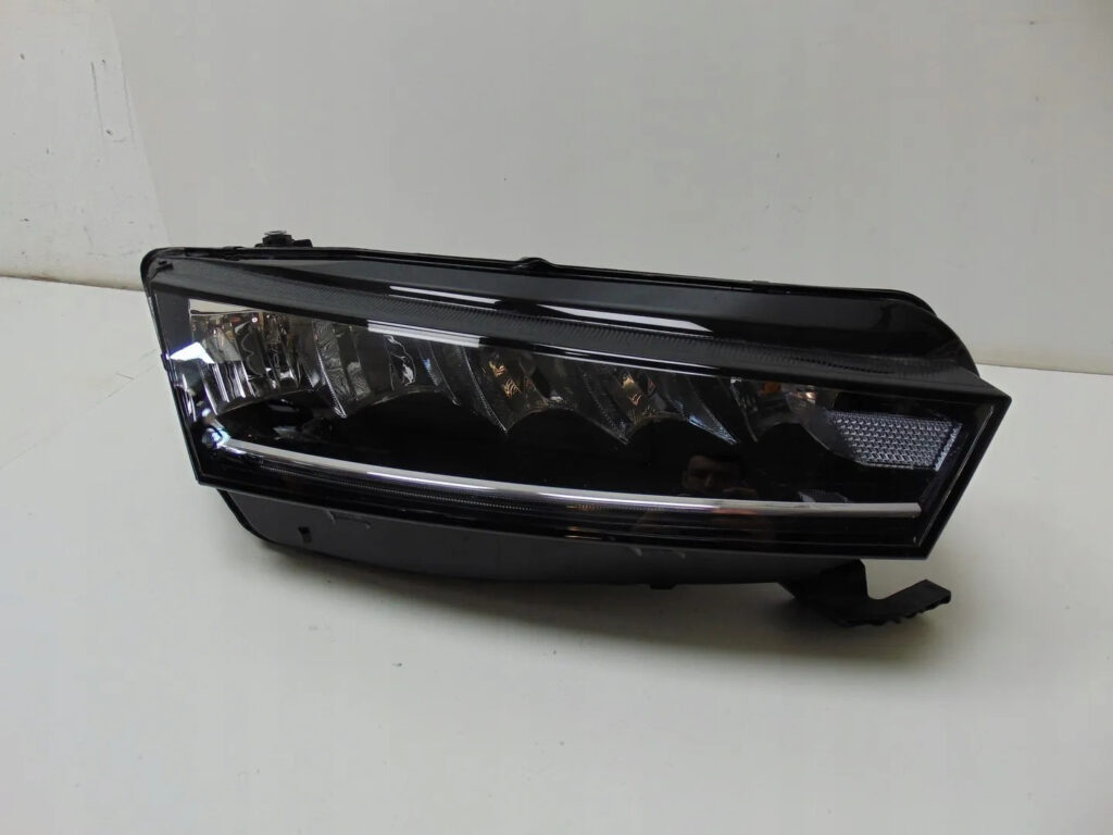 Skoda Octavia IV Front Right LED Headlight OEM 5E4941016