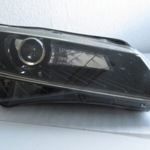 Skoda Superb III Front Right Xenon / LED Headlight OEM 3V1941016A