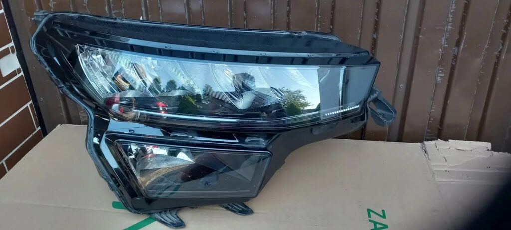 Skoda Kodiaq Front Right LED Headlight OEM 566941010