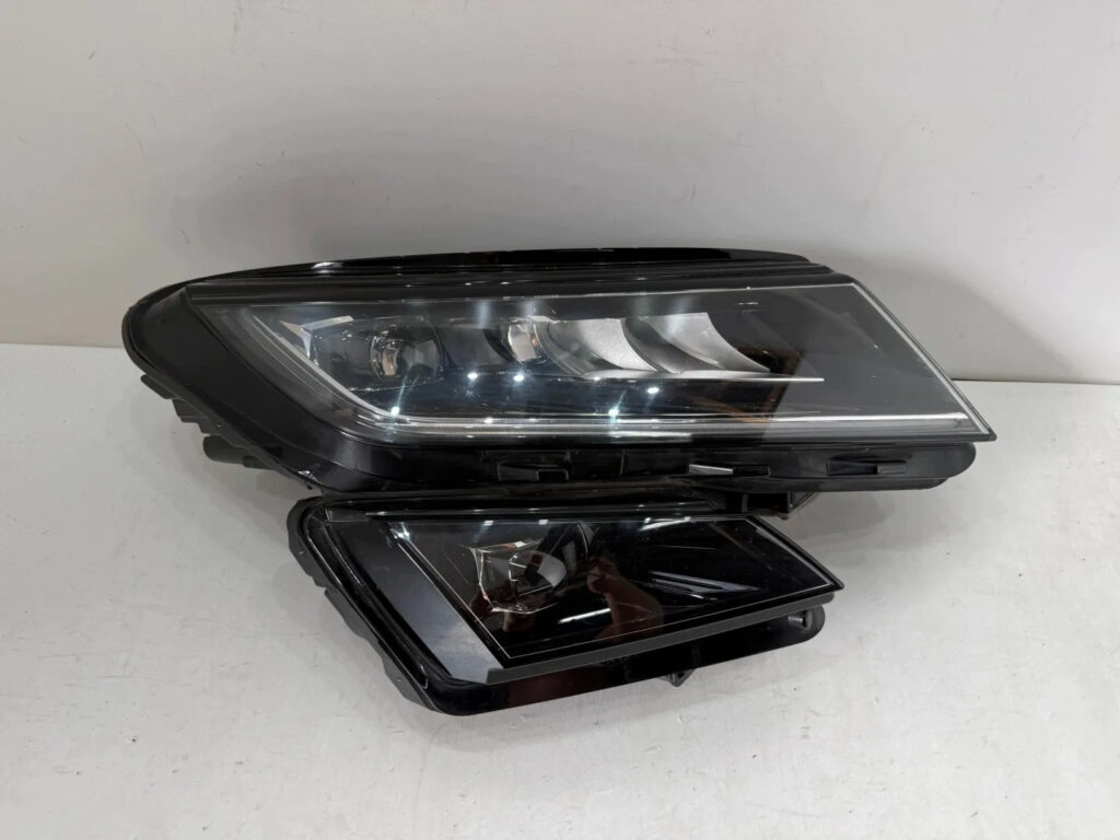 Skoda Kodiaq Front Right LED Headlight OEM 566941016E