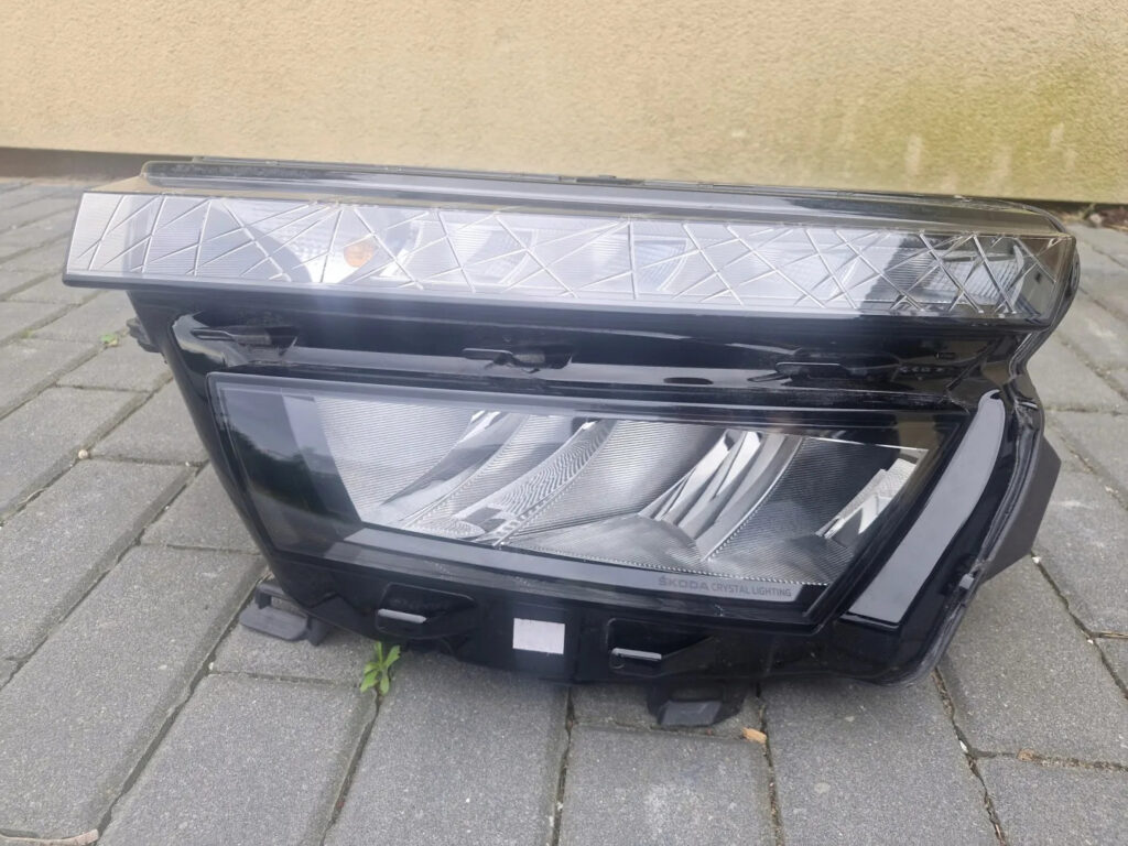 Skoda Kamiq Front Left Headlight OEM 658941015