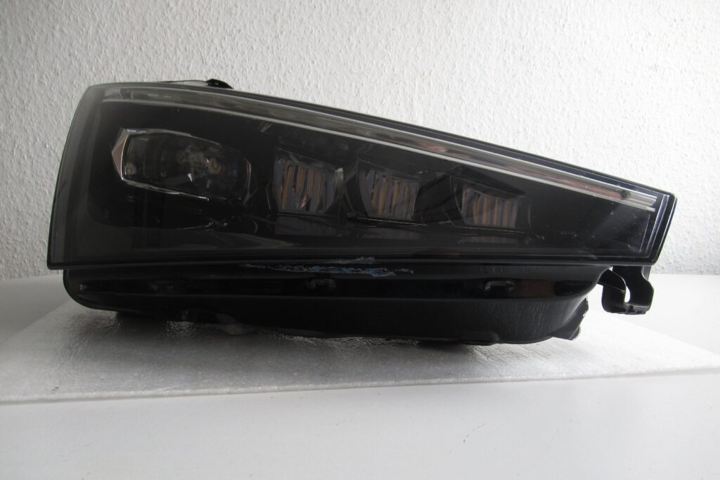 Skoda Scala Front Right LED Headlight OEM 657941016A