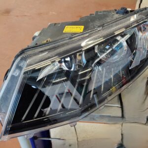 Skoda Octavia Front Left Xenon Headlight OEM 5E1941017B
