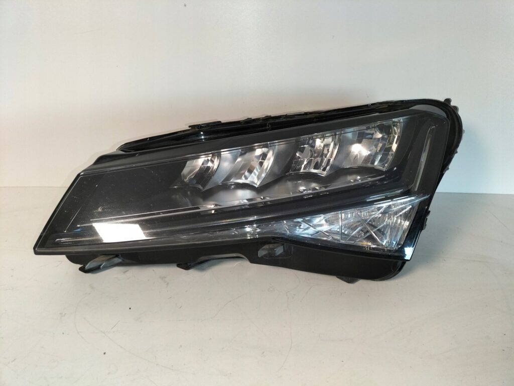 Skoda Superb III / 3V Front Left LED Headlight OEM 3V1941015C