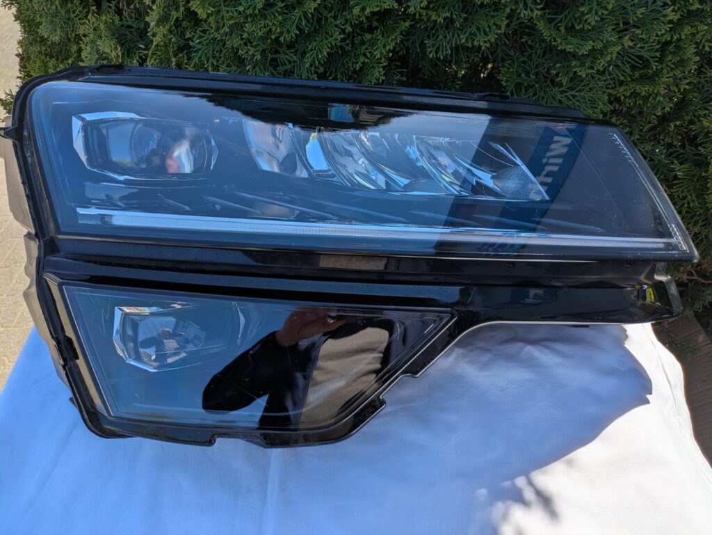 Skoda Karoq Front Right LED Headlight OEM 57B941016D