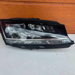 Skoda Fabia Front Right Headlight OEM 6V1941016F