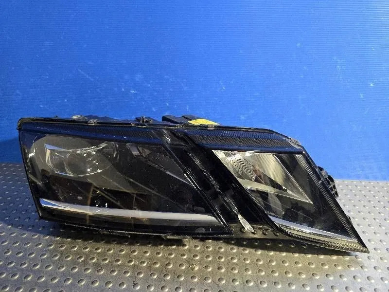 Skoda Octavia III Front Right LED Headlight OEM 5E1941016D