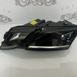 Skoda Octavia Front Left Headlight OEM 5E1941015E