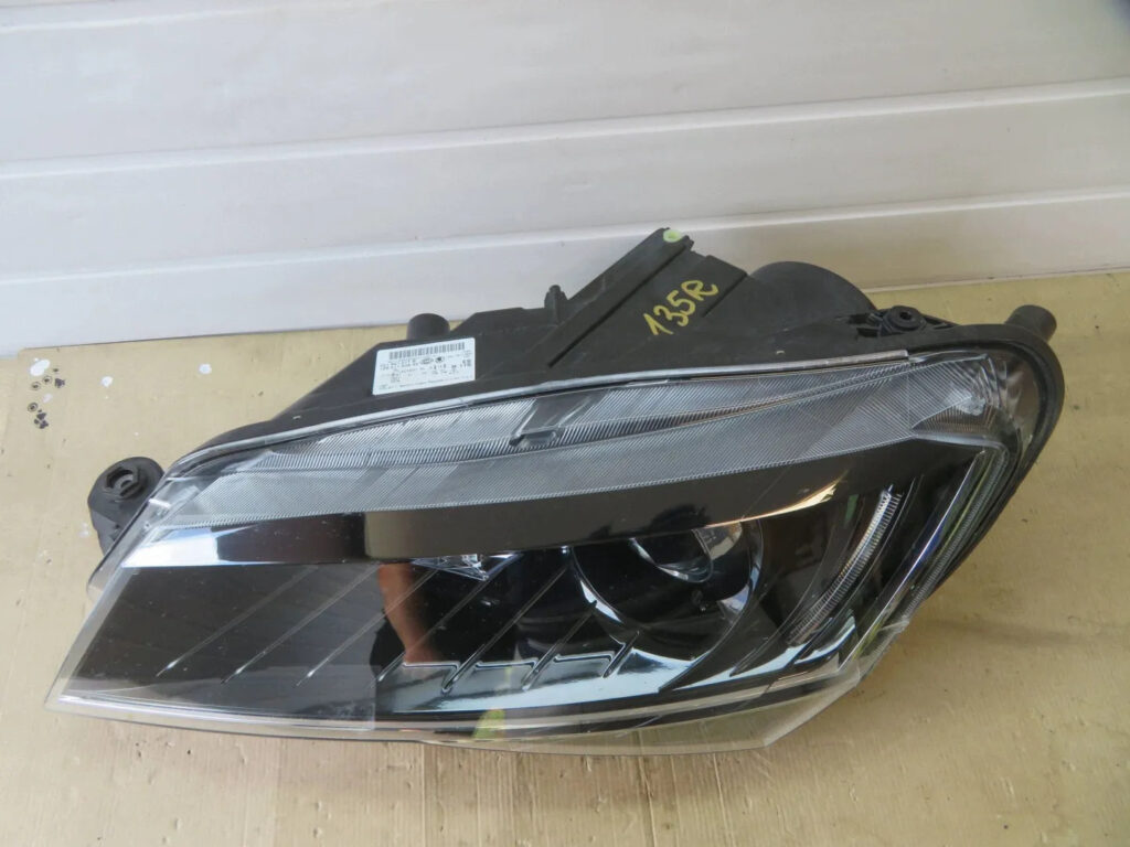 Skoda Superb III Front Left Xenon Headlight OEM 3V1941017B