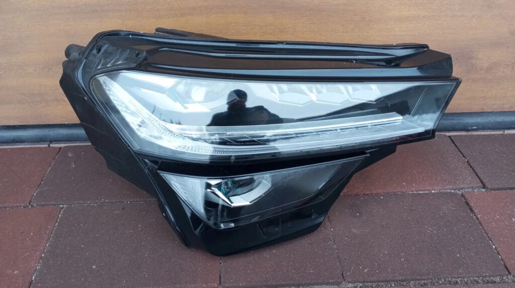 Skoda Kodiaq Front Right LED Headlight OEM 57H941036