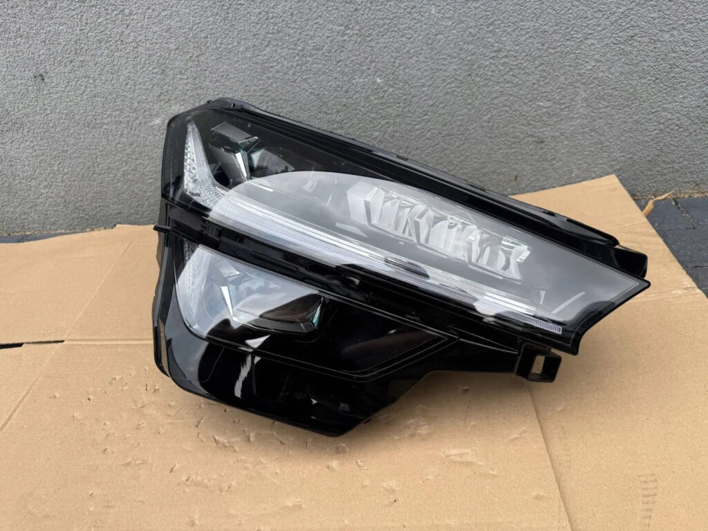 Skoda Kodiaq Front Right Headlight OEM 57H941036A