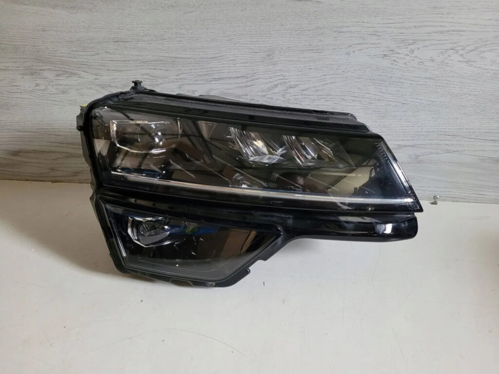 Skoda Karoq Front Right LED Headlight OEM 57B941016B