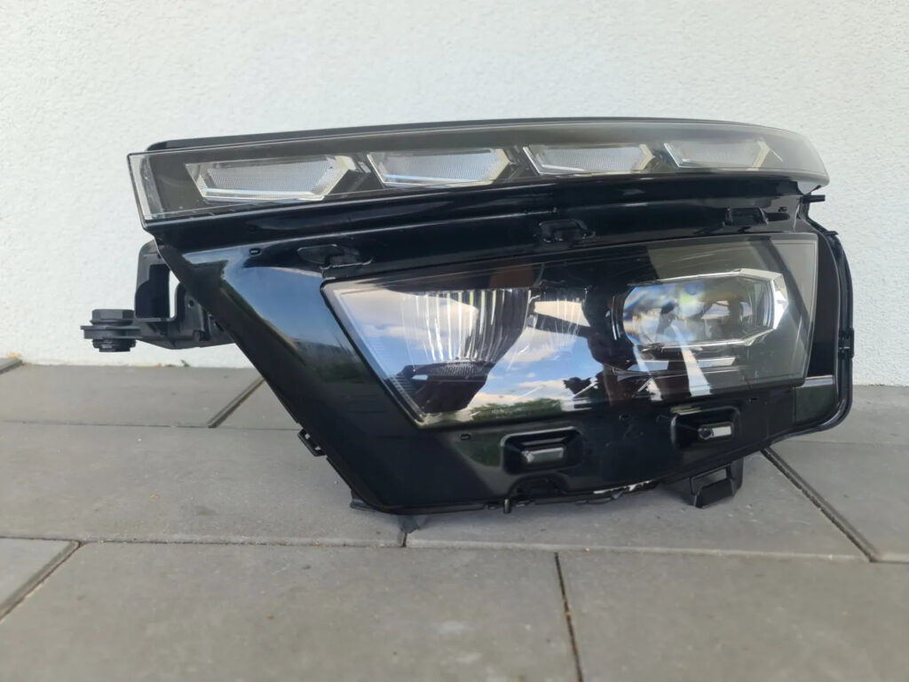 Skoda Kamiq Front Left LED Headlight OEM 658941015B