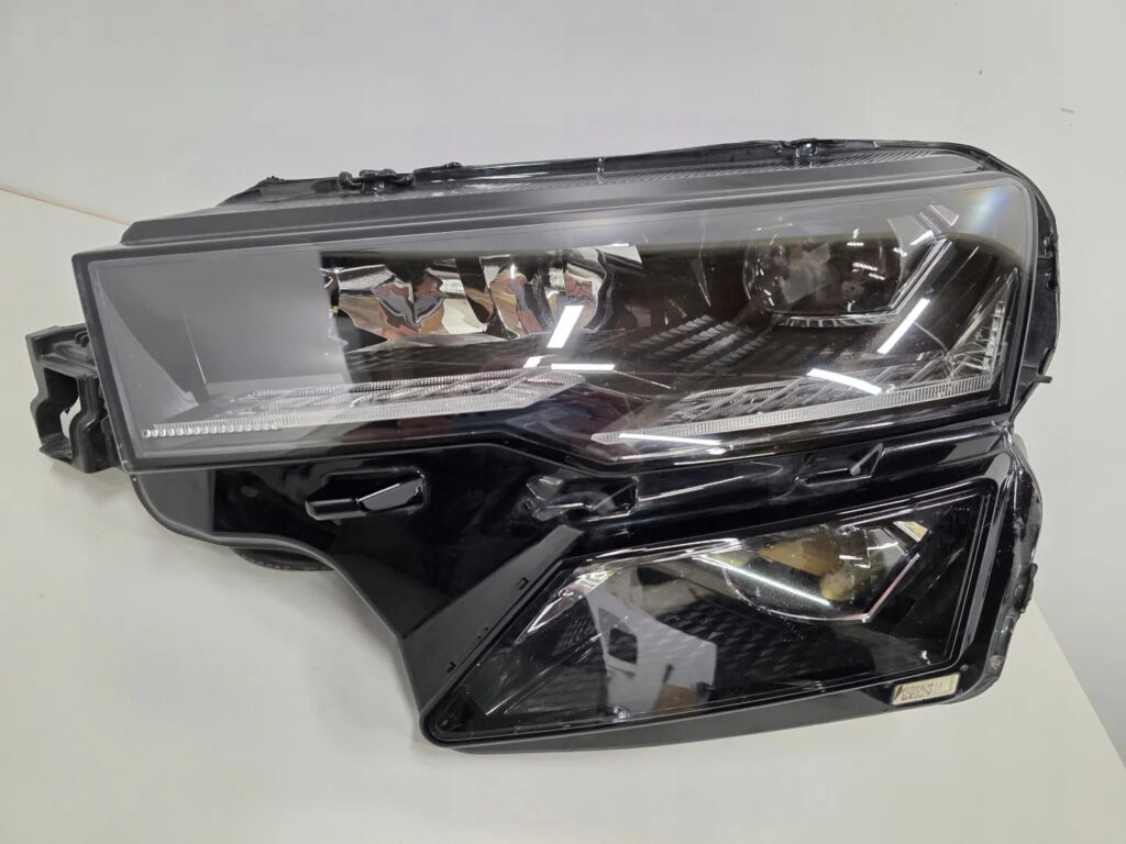 Skoda Karoq Front Left Headlight OEM 57B941035