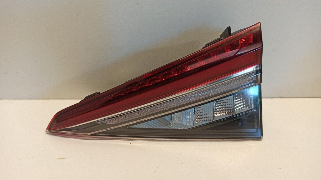 Skoda Kodiaq Tail Light OEM 565945308E