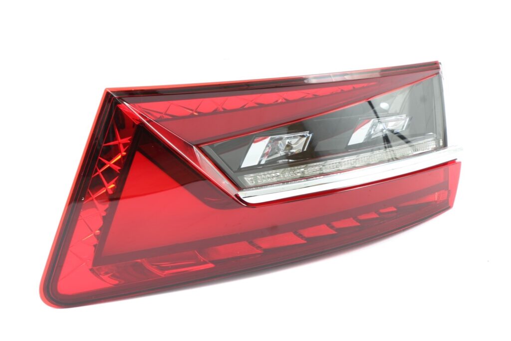 Skoda Superb III / 3V Right Tail Light OEM 3V9945208C