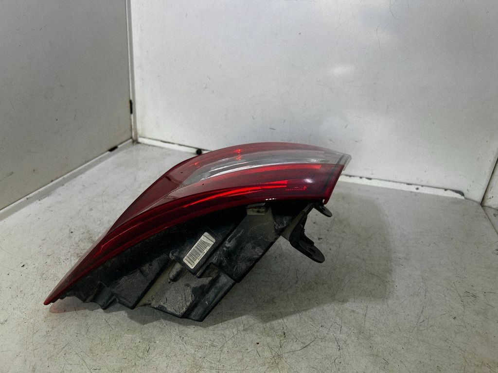 Skoda Octavia III Rear Right Tail Light OEM 5E9945298