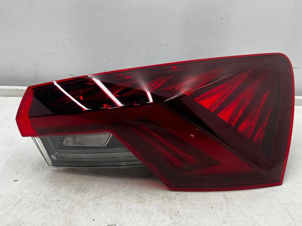 Skoda Octavia IV Rear Right Tail Light OEM 5E3945208A