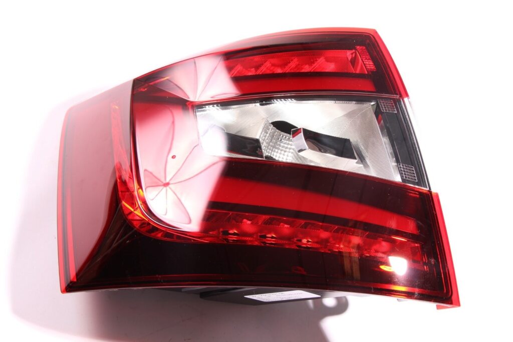 Skoda Octavia Rear Left Bulb Tail Light OEM 5E9945711