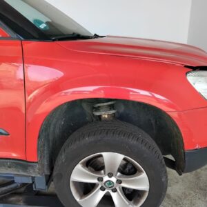Skoda Yeti 5L Front Right Fender Corrida Red OEM 5L0821022