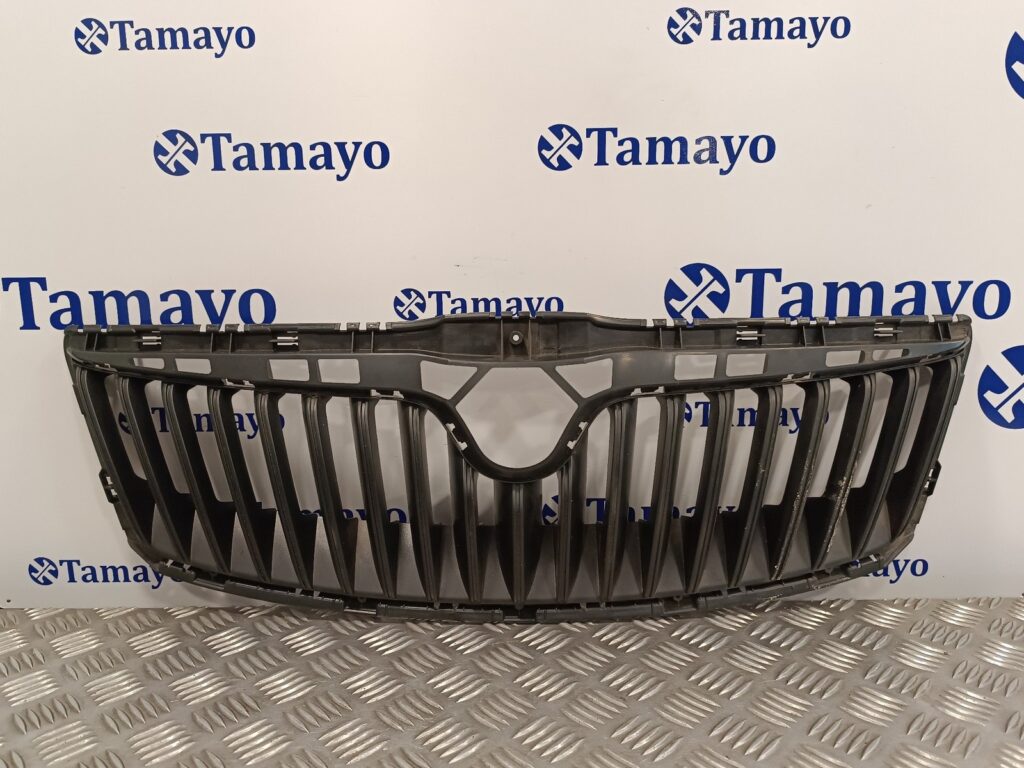 Skoda Octavia II / 1Z3 Front Grille OEM 1Z0853651C