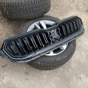 Skoda Kamiq Front Grille Black OEM 658853653C