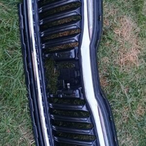 Skoda Octavia Front Grille OEM 5E3807723