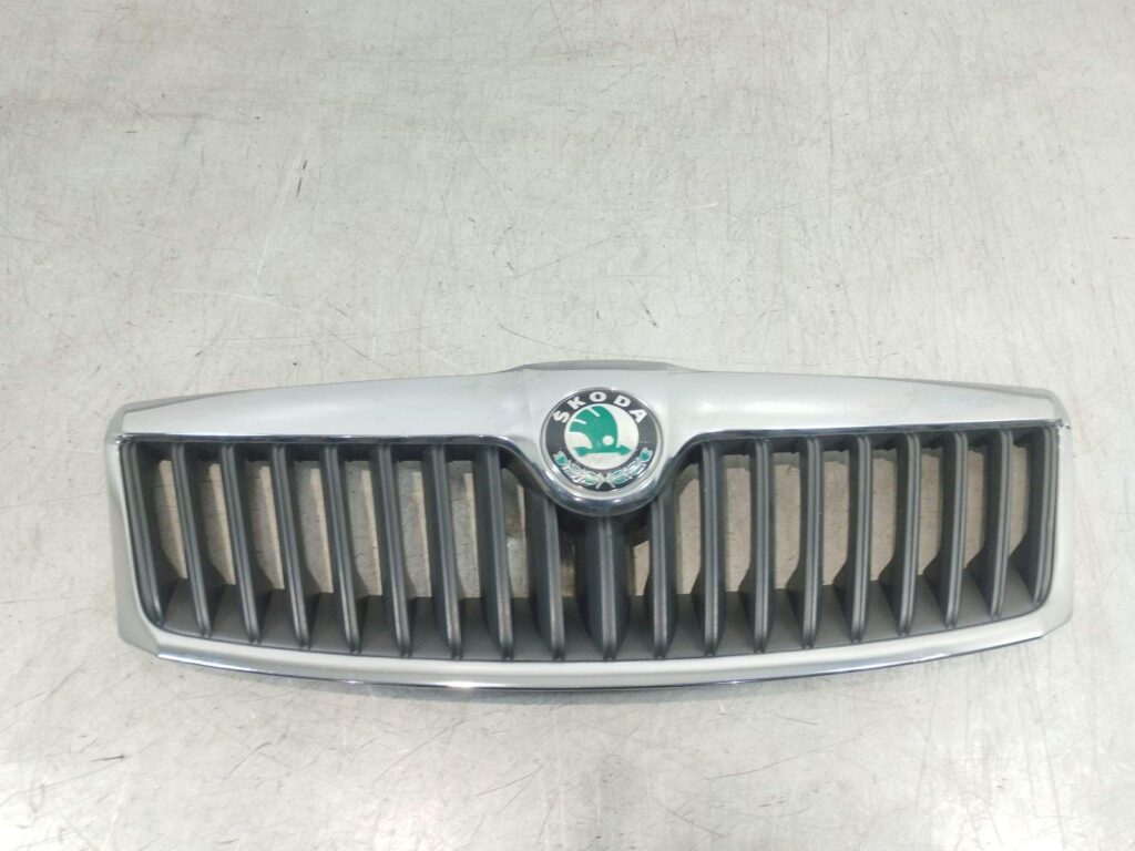 Skoda Octavia II / 1Z3 Front Grille OEM 1Z0853651C