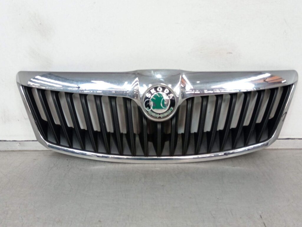 Skoda Octavia II / 1Z3 Front Grille OEM 1Z0853651C