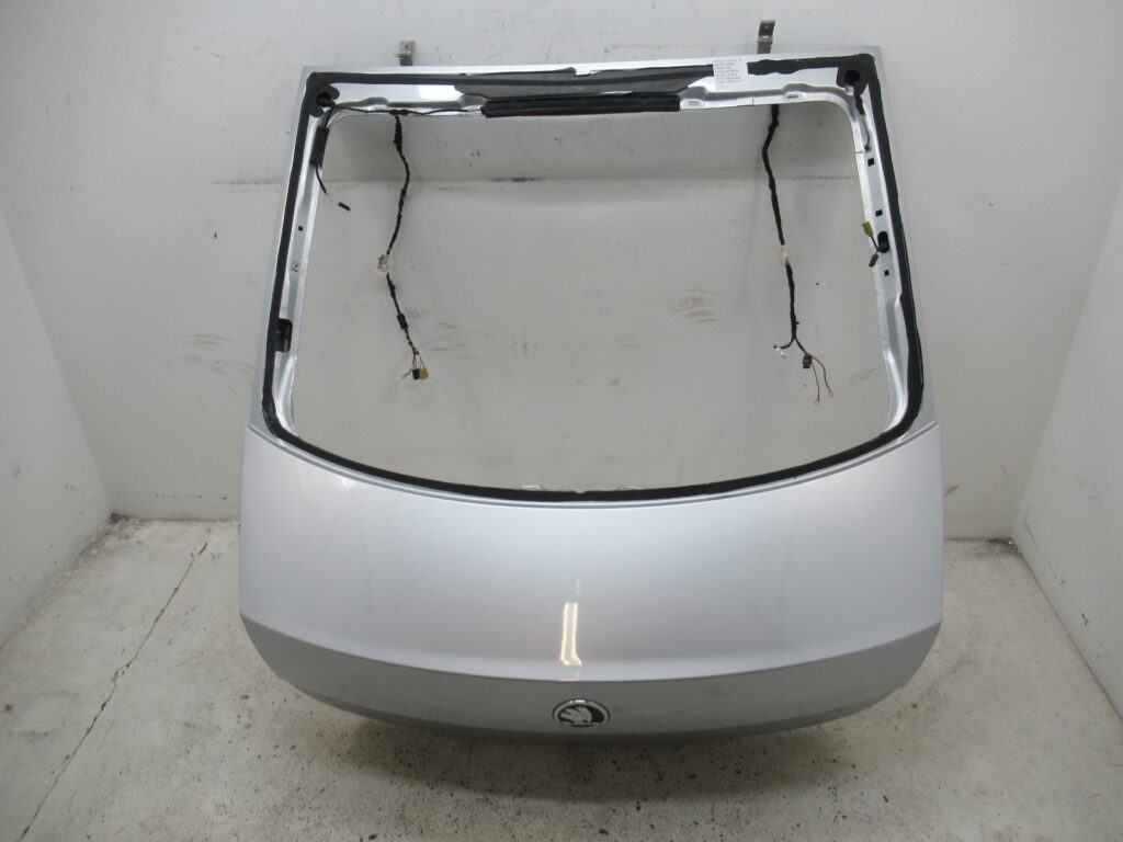 Skoda Octavia III / 5E Rear Tailgate Reflex Silver Metallic OEM 5E5827023B