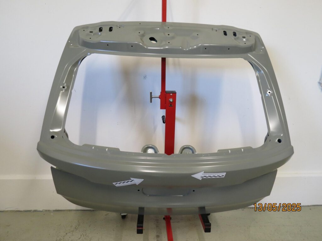 Skoda Octavia IV Rear Tailgate OEM 5E7827023A