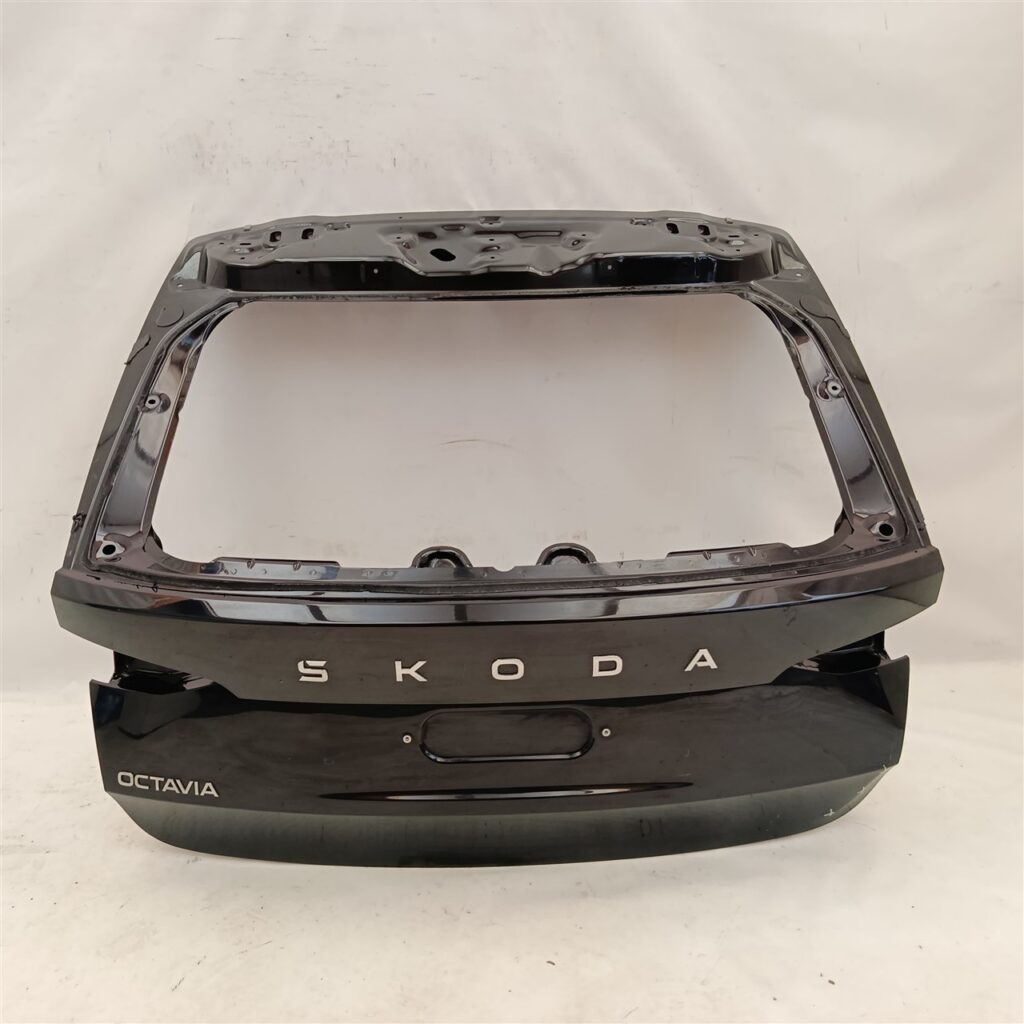 Skoda Octavia IV Rear Tailgate OEM 5E7827031