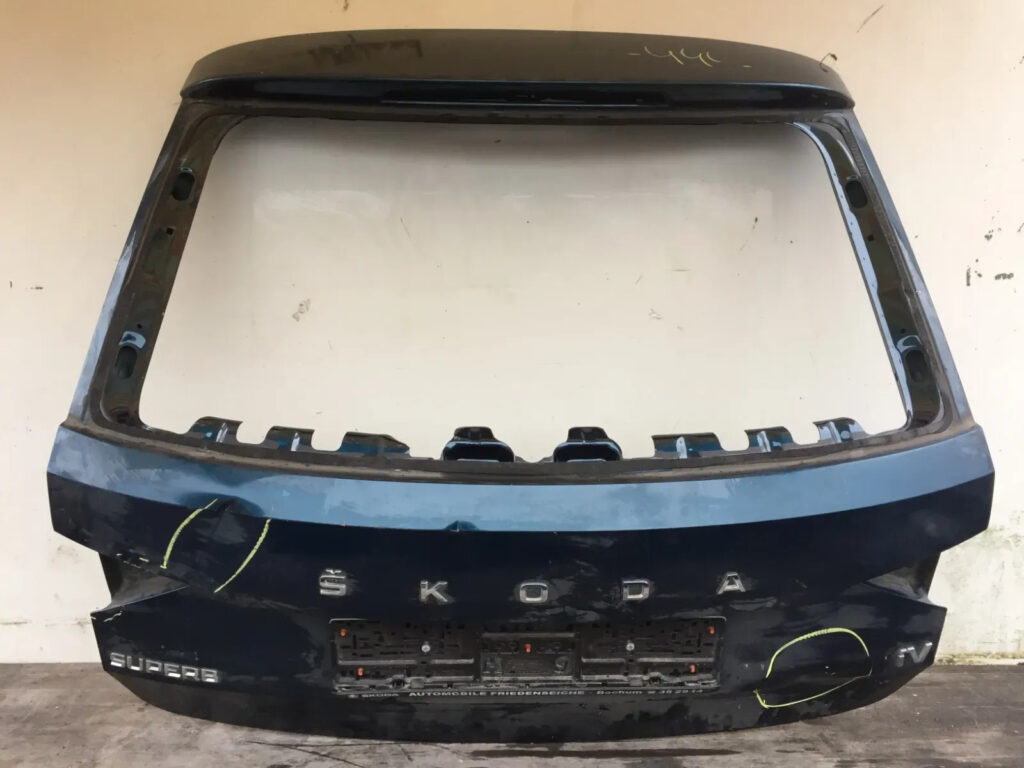 Skoda Superb III / 3V Rear Tailgate OEM 3V9827105