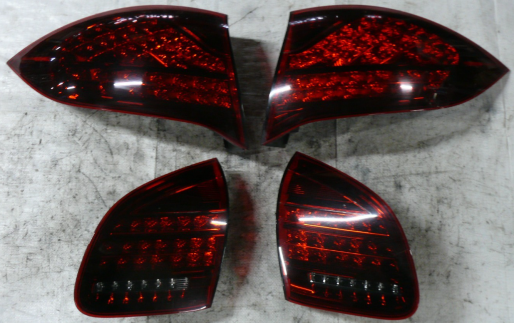 Porsche Cayenne 958 / 92A Rear LED Tail Light Set Dark-tinted OEM 7P5945093R / 7P5945094R / 7P5945095N / 7P5945096N