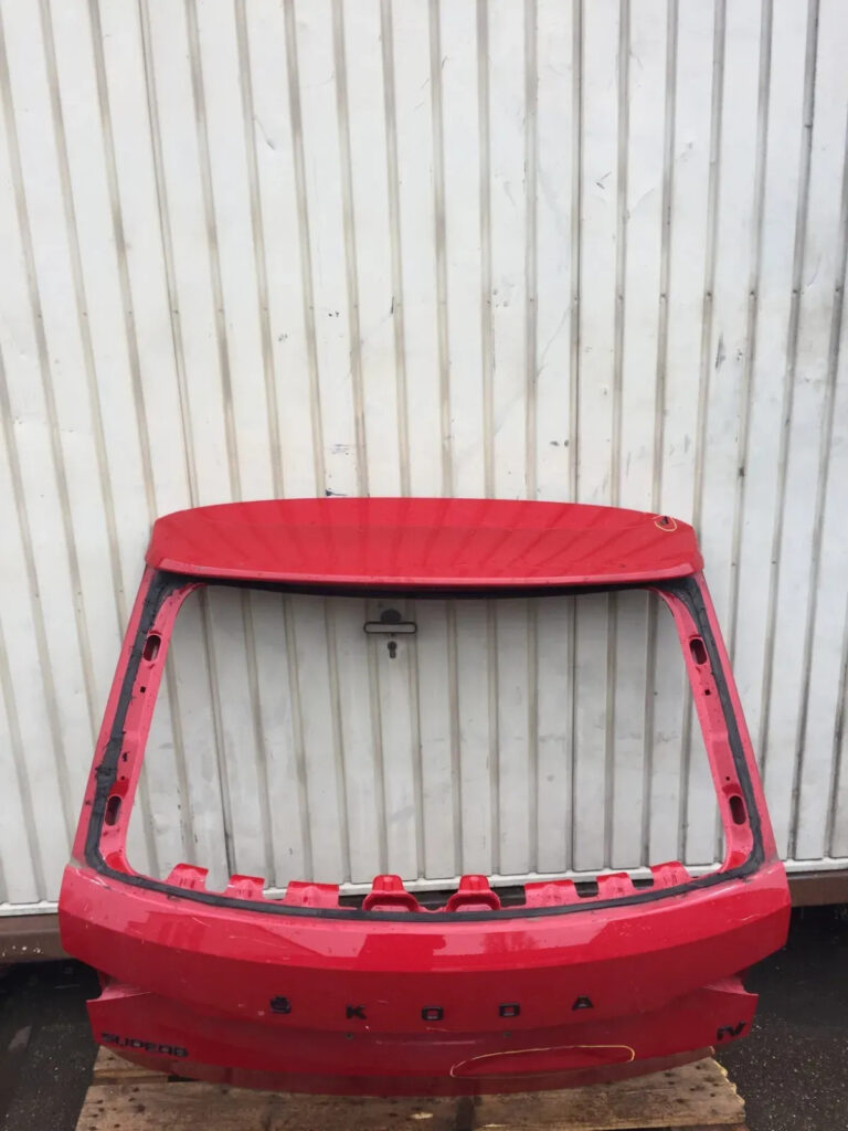 Skoda Superb III / 3V Rear Tailgate OEM 3V9827105