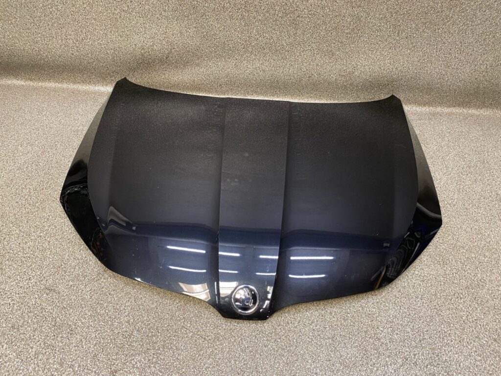 Skoda Octavia III / 5E Front Hood Black Magic Pearl