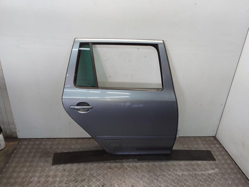 Skoda Octavia II / 1Z Rear Right Door Silver
