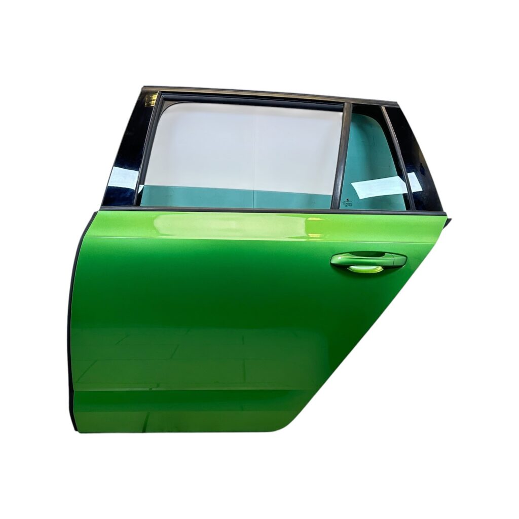 Skoda Octavia III / 5E Rear Left Door Rallye Green Metallic OEM 5E9833055C