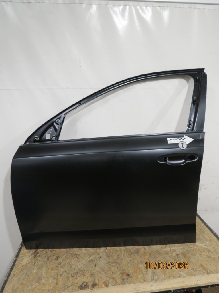 Skoda Octavia III / 5E Front Left Door Primed OEM 5E0831055A