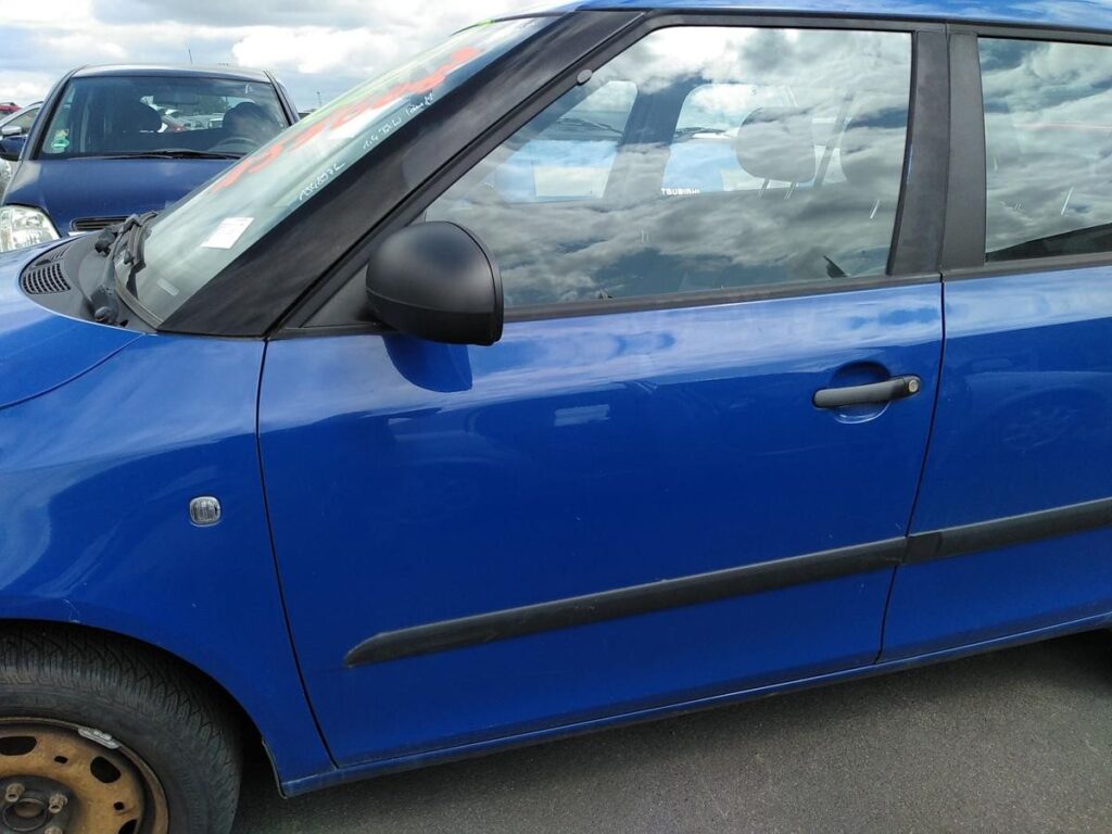 Skoda Fabia II / 5J Front Left Door Dynamic Blue OEM 5J6831051