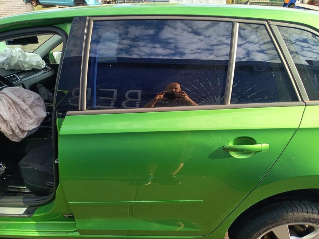 Skoda Rapid Rear Left Door Rallye Green Metallic OEM 5JJ833051A