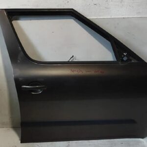 Skoda Yeti 5L Front Right Door OEM 5L0831056